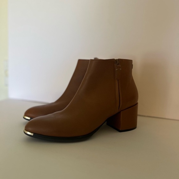 COLE HAAN Women Tan Grand Ambition Leather Bootie Size 10 - Picture 4 of 11